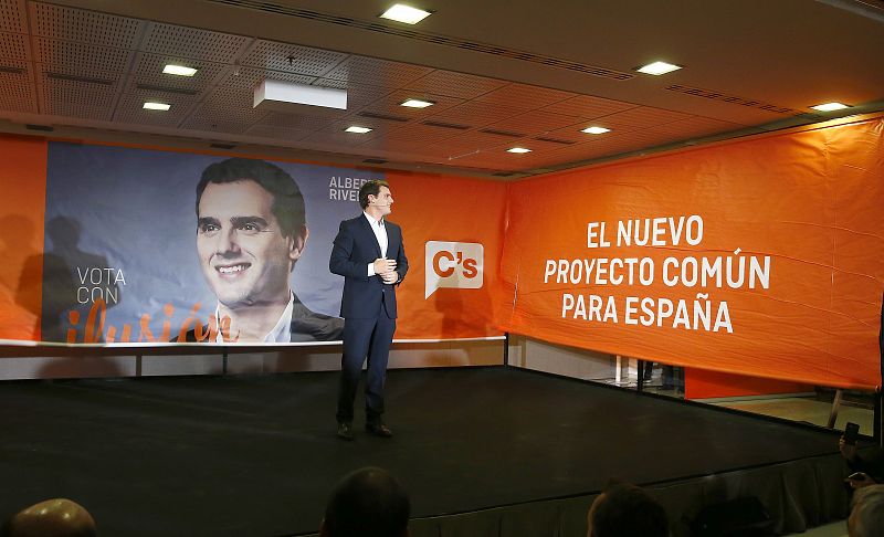 El candidato a la presidencia del Gobierno de Ciudadanos, Albert Rivera, durante el acto de inicio de campaña para las elecciones generales celebrado esta noche en Madrid.