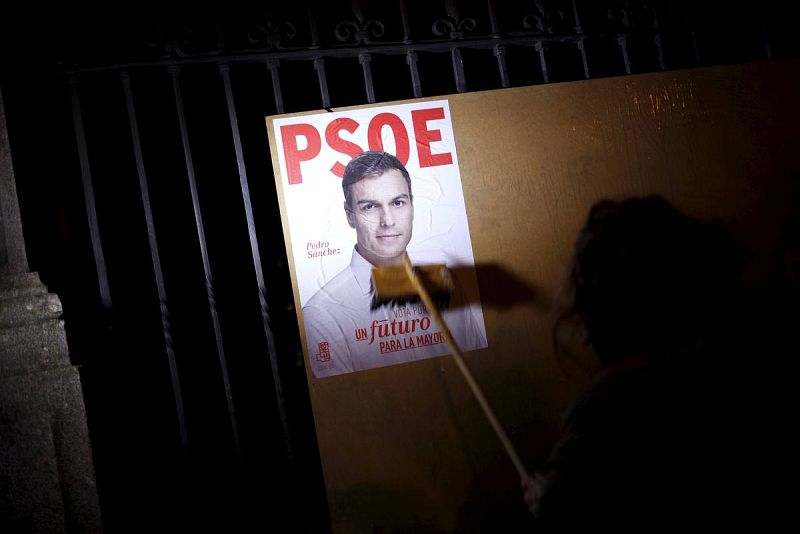 La imagen del candidato socialista, Pedro Sánchez, en el cartel de campaña. 