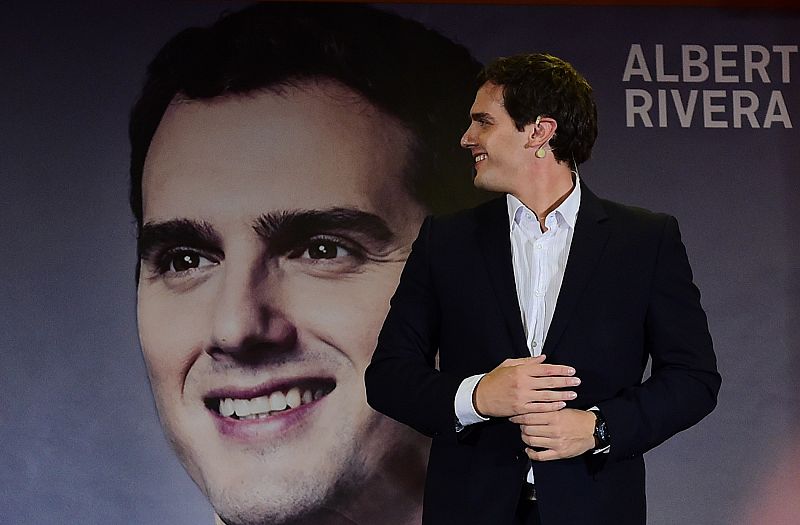 Albert Rivera, candidato de Ciudadanos, en un momento de su primer mitin de campaña electoral.