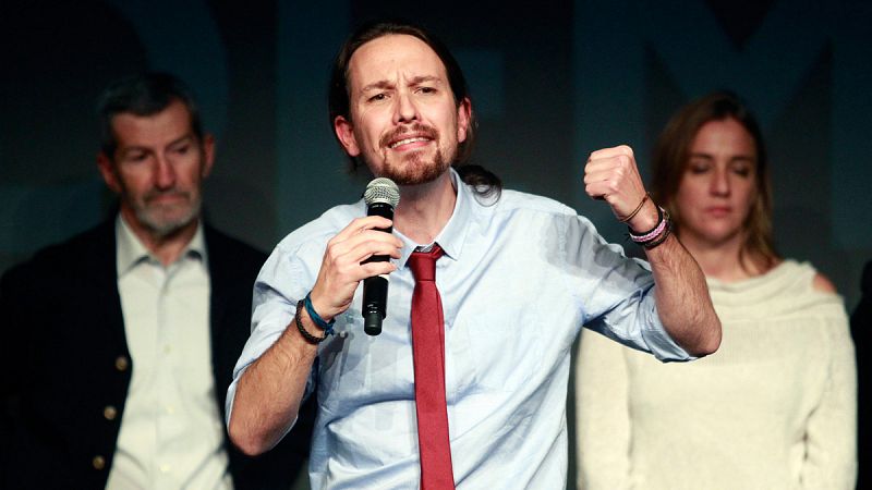 Iglesias, con corbata, por primera vez en campaña electoral.