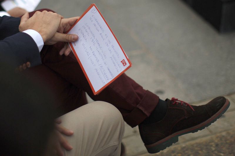 Las notas del líder de C's, Albert Rivera, en un mitin en Cádiz.