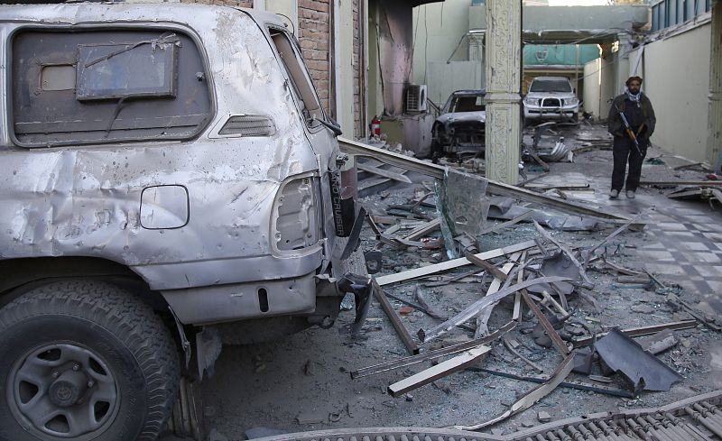 Escombros en el lugar del ataque