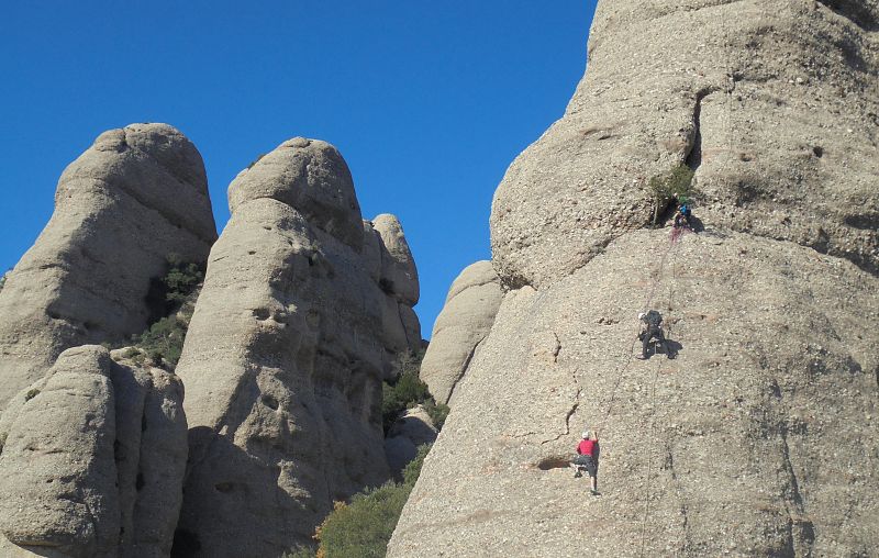 Edu escala una de las agujas