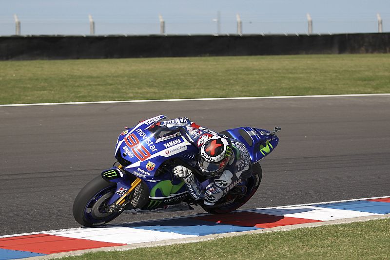 Lorenzo conduce su Yamaha en Termas de Río Hondo (Argentina).