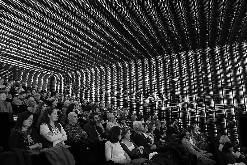 La sala de Cineteca, plena de espectadores interesados en el estreno del documental sobre Fernanado Arrabal
