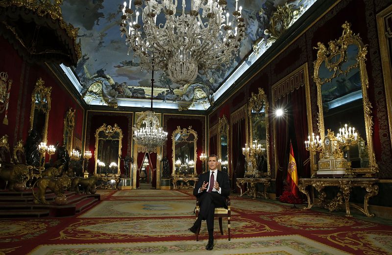 El rey grabó su segundo discurso de Nochebuena, en 2015, en el Salón del Trono del Palacio Real