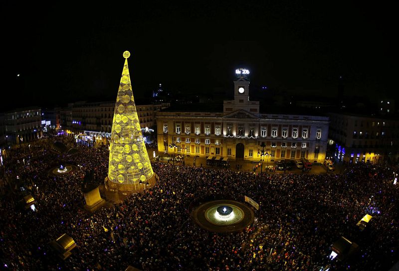 CAMPANADAS DE FIN DE AÑO EN LA PUERTA DEL SOL