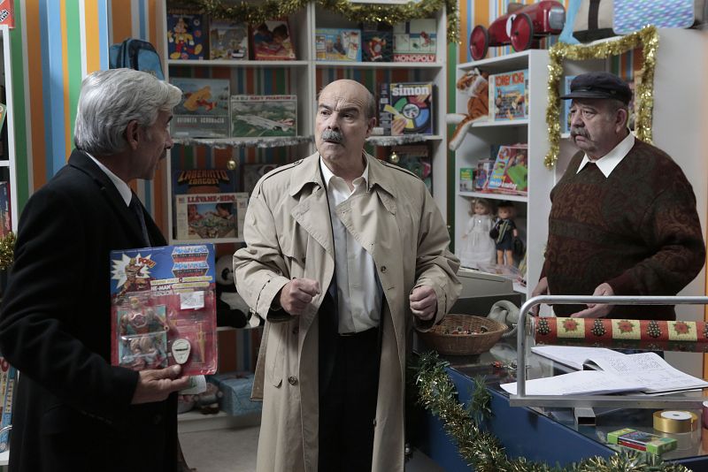 Dos hombres y un juguete