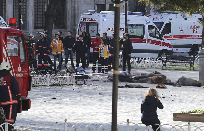 Al menos diez personas han muerto y una quincena han resultado heridas en el atentado.