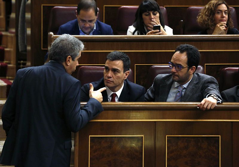 Homs conversa con Pedro Sánchez