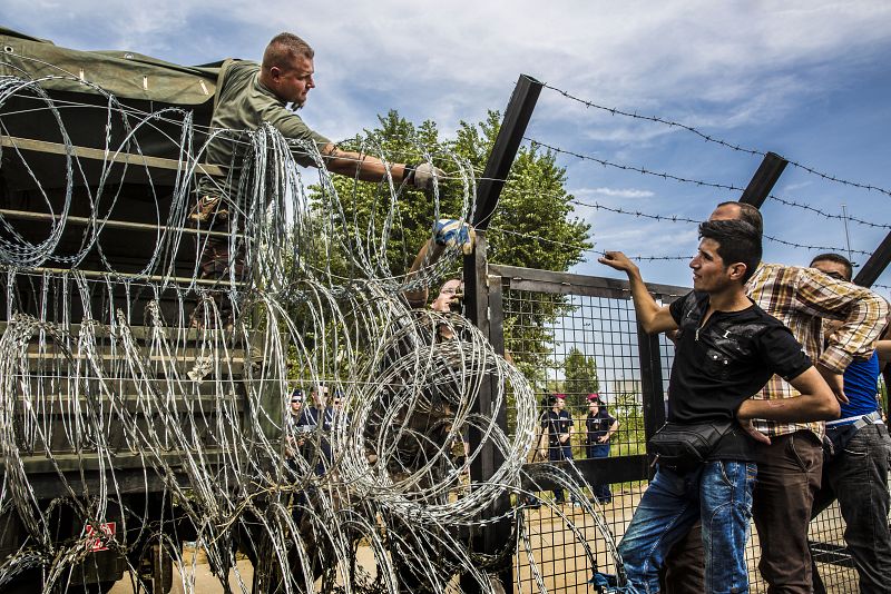Tránsito entre Croacia y Serbia, hacia Hungría. La tierra de nadie en el centro de Europa