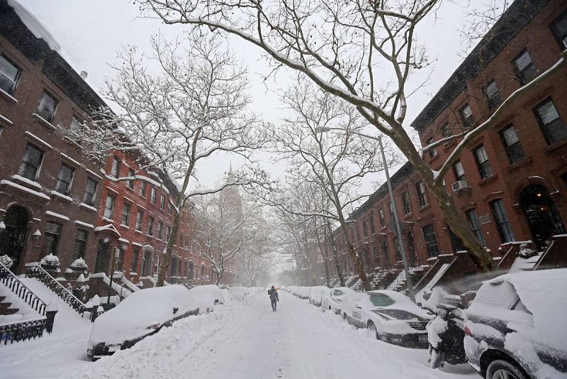 Huge Snow Storm Slams Into Mid Atlantic States