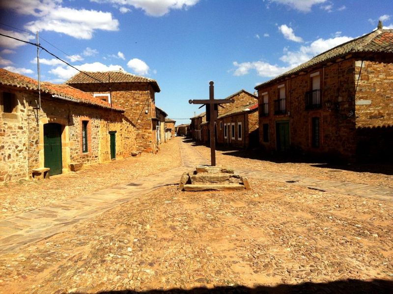 El Crucero y la calle Real de Castrillo