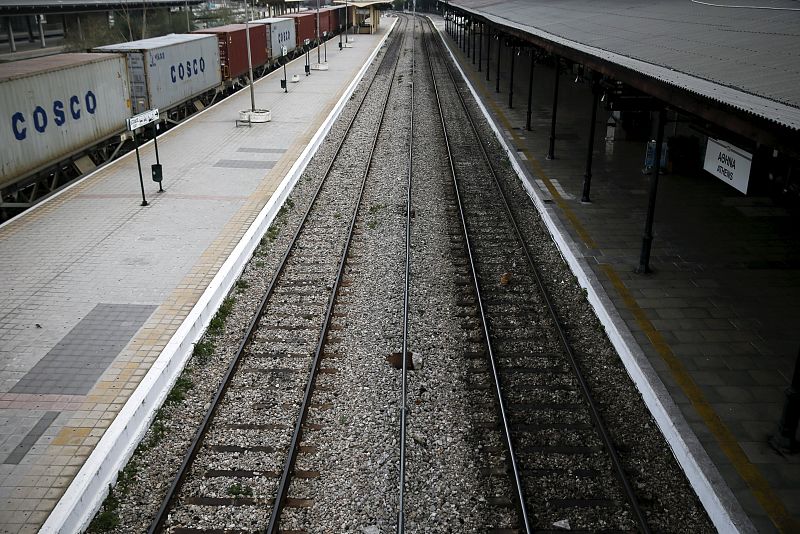 Los trenes no circulan durante la primera huelga general de 2016 en Grecia