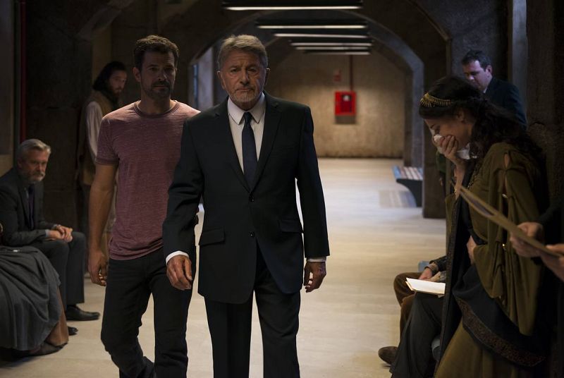  Julián no viaja al siglo XI, Salvador le tiene preparada otra misión dentro del Ministerio