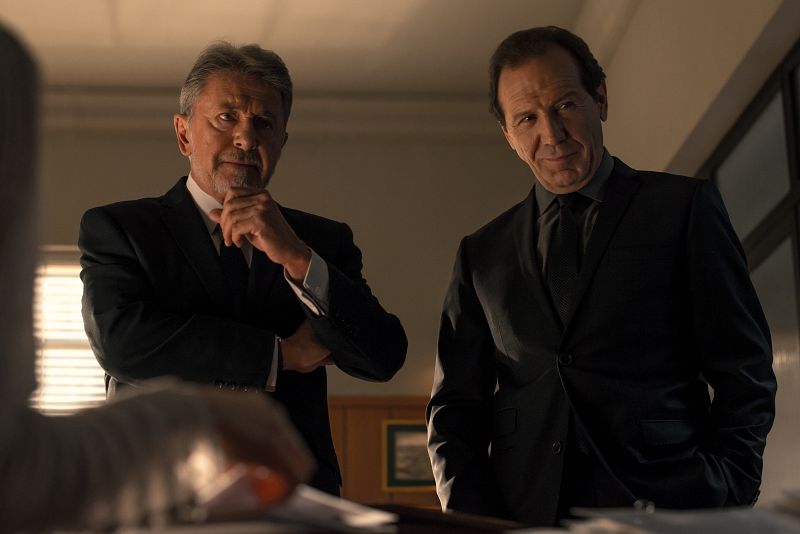 Ernesto y Salvador tienen que explicar a Alonso qué es el ADN