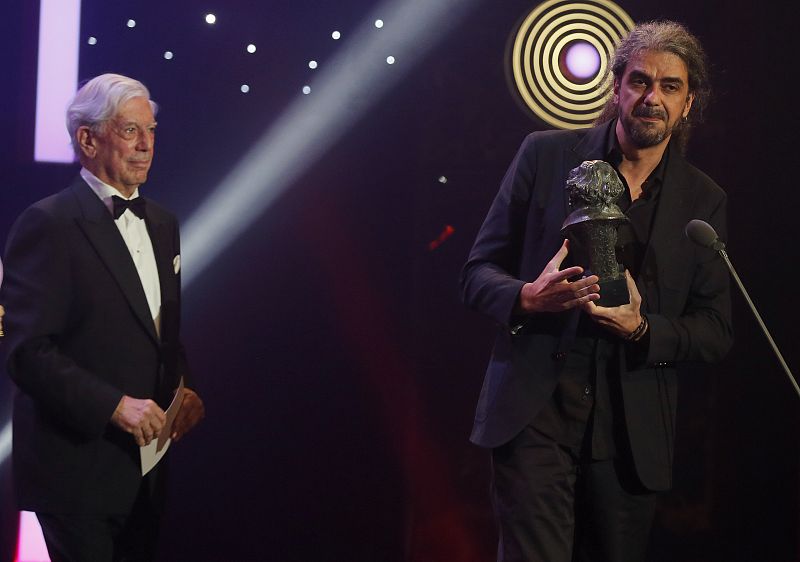 El director Fernando León de Aranoa ha conseguido el goya a mejor guión adaptado de la mano del Nobel de Literatura, Mario Vargas Llosa.