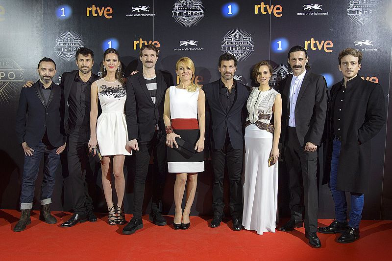 Los actores de la segunda temporada de El Ministerio del Tiempo en la alfombra roja