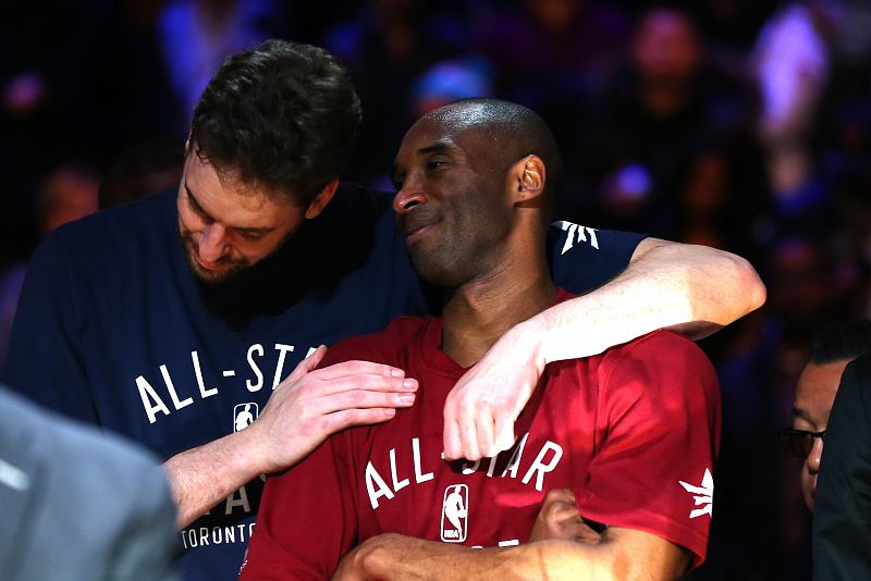 Emotivo encuentro entre Pau Gasol y Kobe Bryant