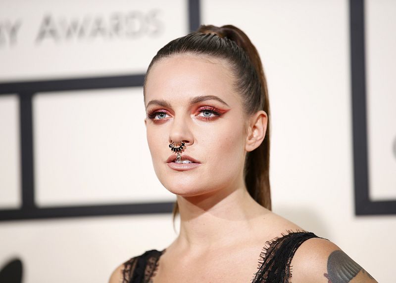 La cantante sueca Tove Lo a su llegada en la alfombra roja.