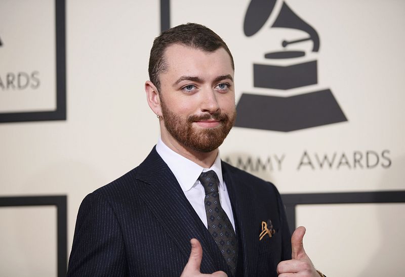 El músico británico Sam Smith asiste a la gala.