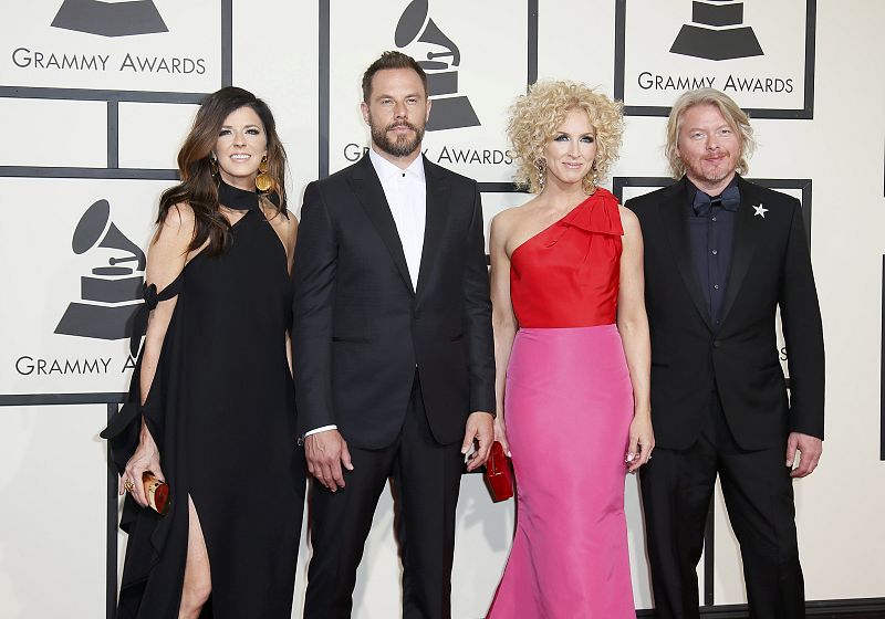 La banda Little Big Town, nominada por su canción "Girl Crush", a su llegada.