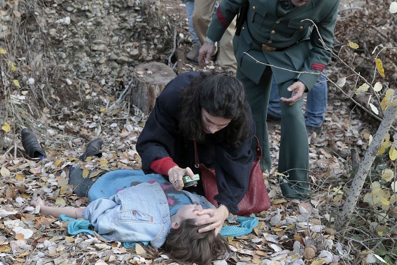 La hija de los Alcántara se da cuenta de que la joven está viva.