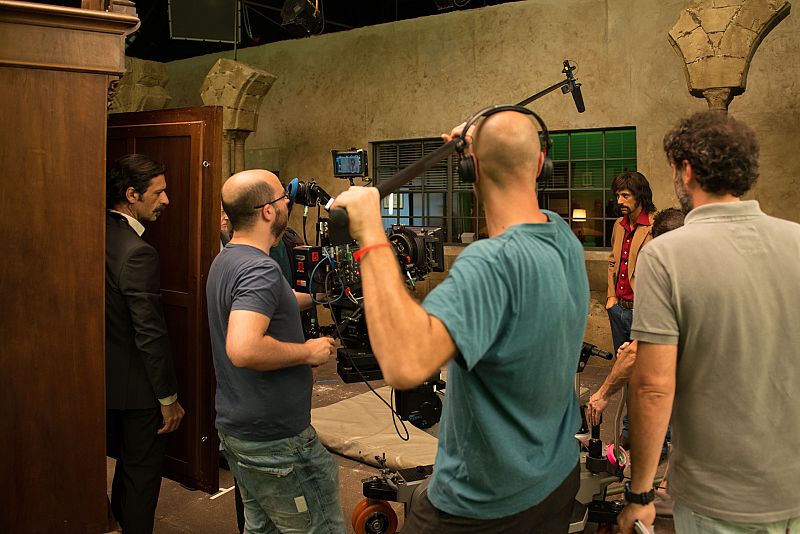 Las cámaras graban la llegada del asesino y de Alonso al Ministerio a través del armario.