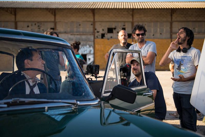  Marc Vigil indica al padre de Pacino como colocar la pistola