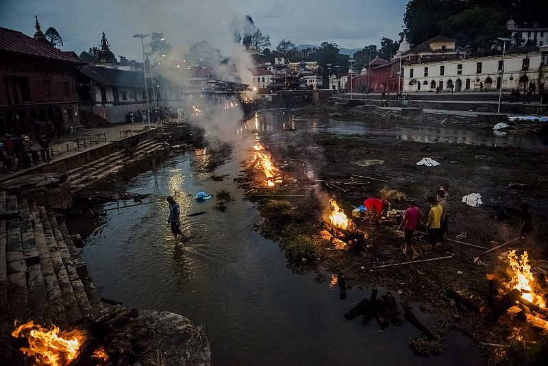 Fotografía de la serie ganadora del tercer premio en "Historias" de la categoría de noticias de actualidad de la 59 edición del World Press Photo, tomada por el fotógrafo australiano del New York Times Daniel Berehulak