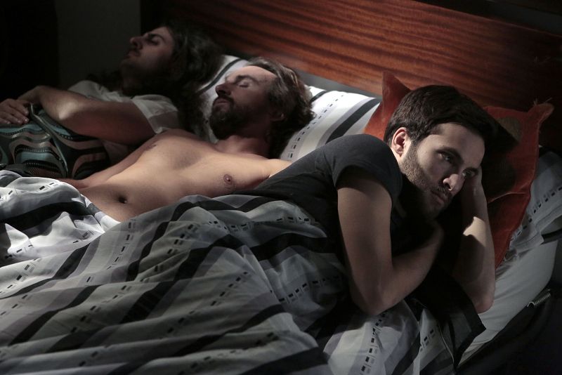 Cuéntame cómo pasó - Carlos, durmiendo con Isaías