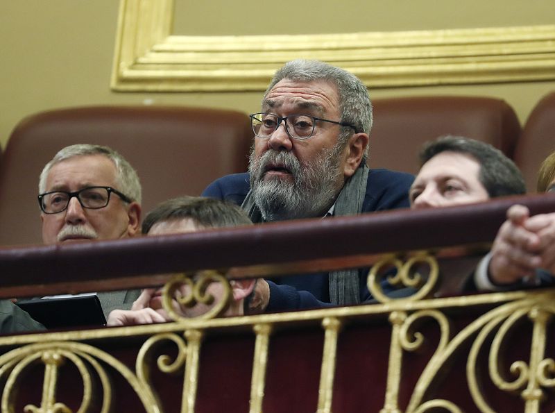 Los secretarios generales de UGT, Cándido Méndez, y de CCOO, Ignacio Fernández Toxo, en la tribuna de autoridades