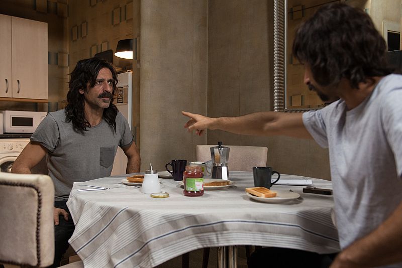 Pacino y Alonso charlan durante el desayuno
