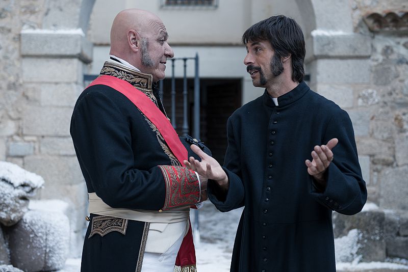 Pacino habla con el Mariscal Ney, que tontea con él