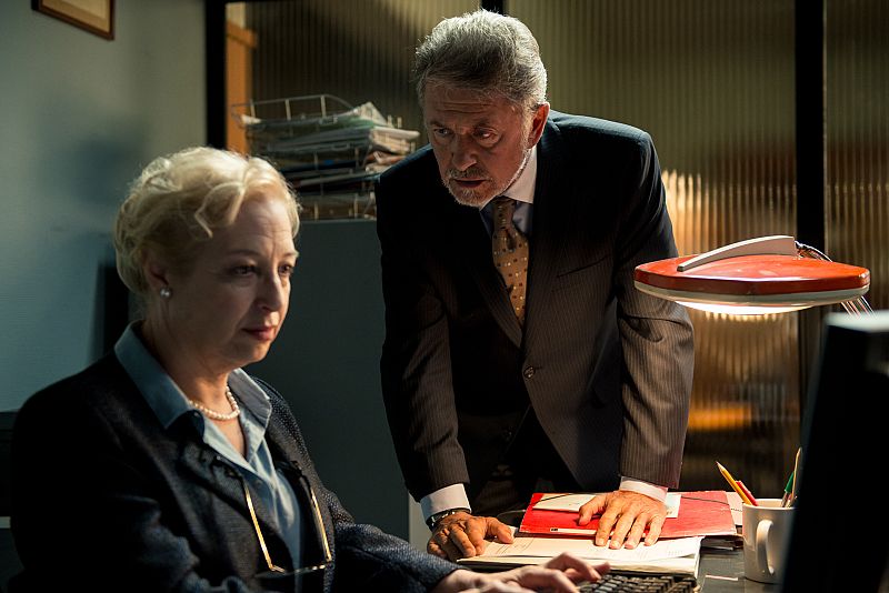 Salvador convence a Angustias para que sea la abadesa del monasterio