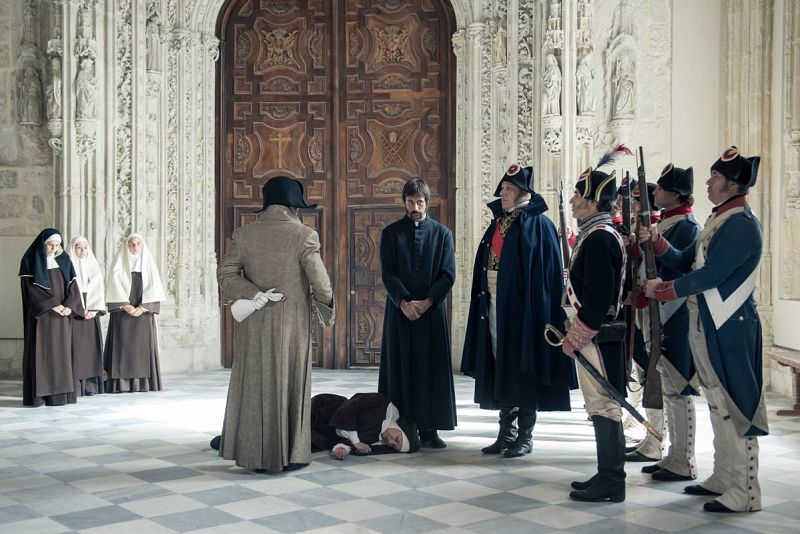  Angustias se desmaya al ver a Napoleón