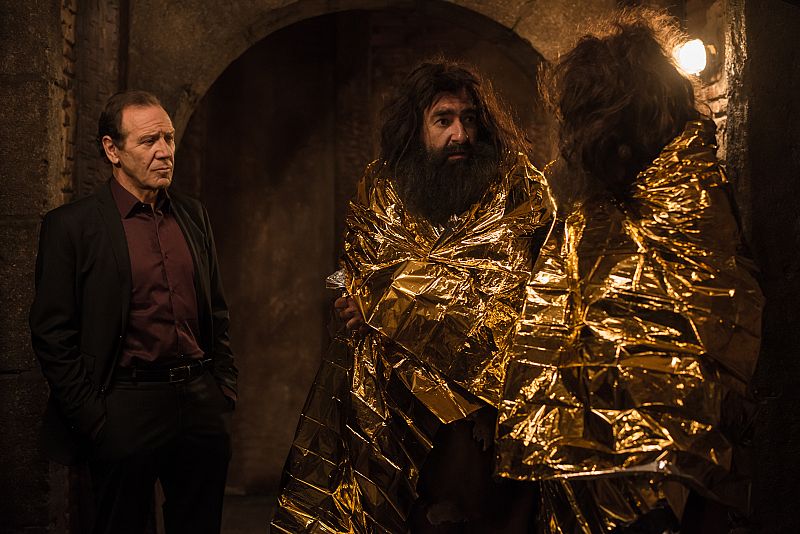 Los funcionarios del paleolítico superior regresan al Ministerio