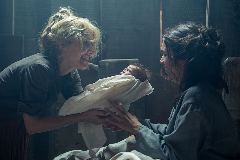 Irene atiende el parto de Micaela. En 1918 nacer Carmen Amaya