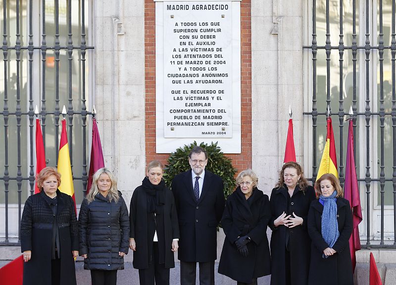 Fotografía del acto en homenaje en la puerta del Sol de Madrid del acto de homenaje a las víctimas del 11M