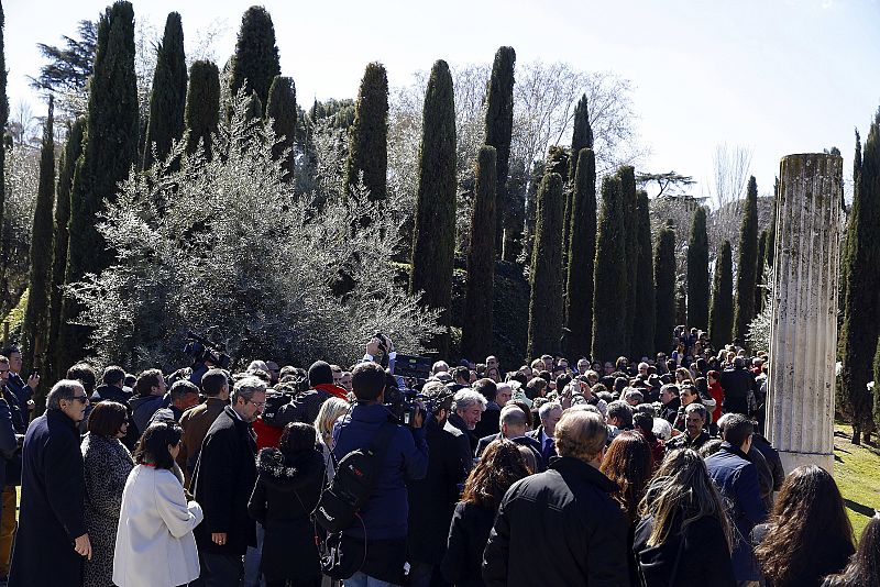 La asociación de víctimas del terrorismo ha homenajeado en el Bosque del Recuerdo del Retiro a las víctimas del 11M