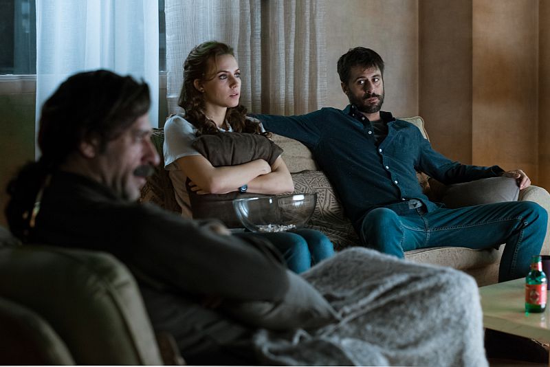 Pacino, Alonso y Amelia ven la serie 'Historias para no dormir'