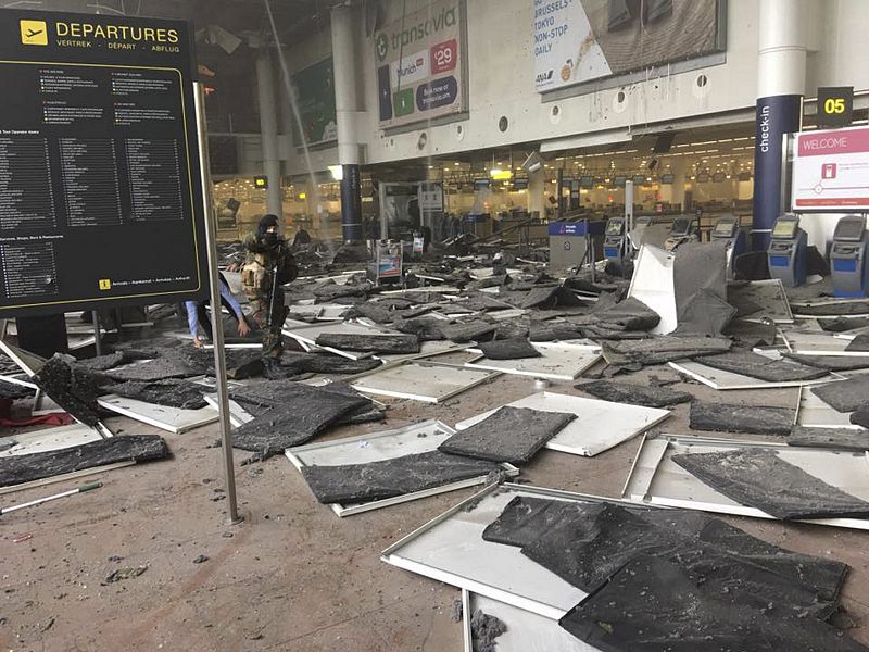 Las explosiones en el aeropuerto internacional de Zaventem han provocado la caída del techo