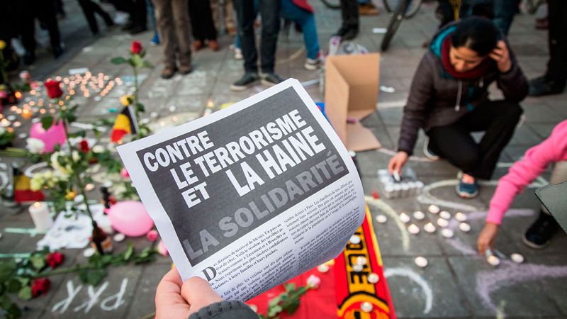 Los ciudadanos de Bruselas muestran su repulsa a los atentados yihadistas