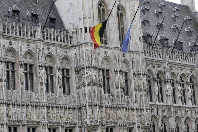 El Ayuntamiento de Bruselas, de luto.