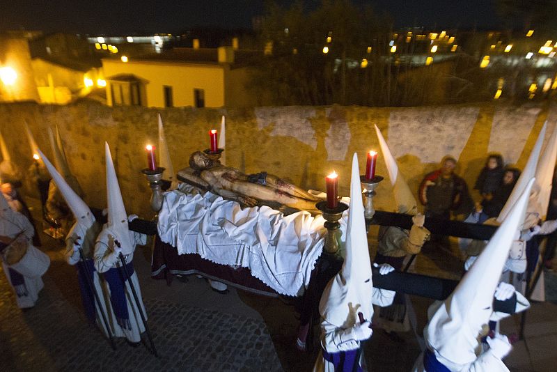 La figura yacente de Jesús, en Zamora