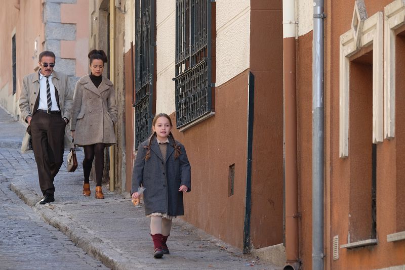 Clara y Jesús, tras la pista del niño pintor