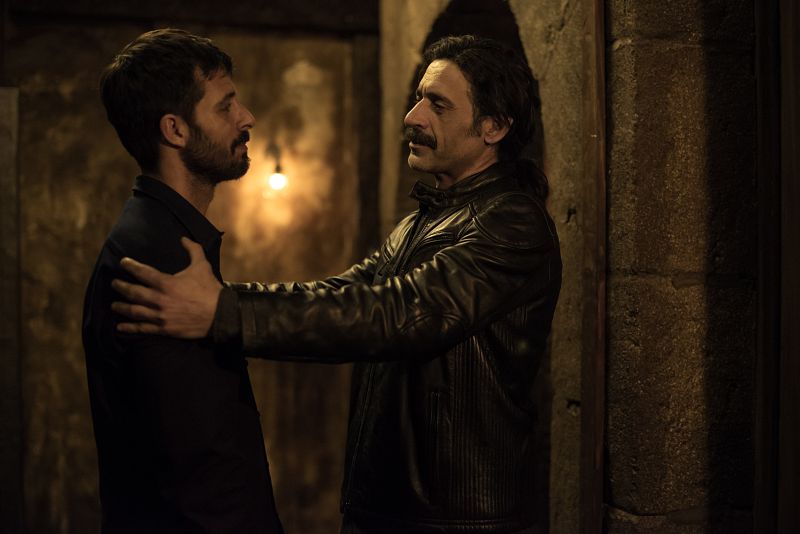 Pacino se despide de Alonso, que se queda solo en el piso de ambos