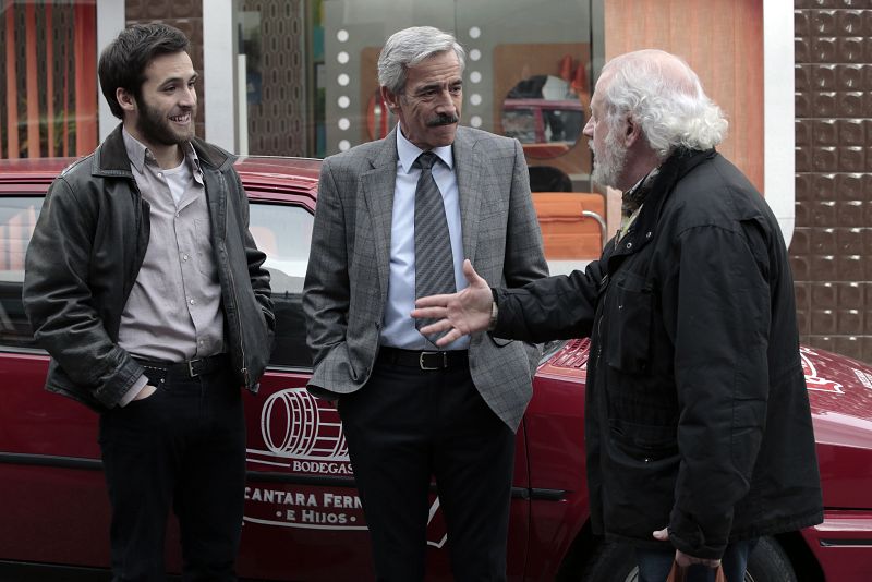 Cuéntame cómo pasó - Carlos y Antonio hablan con Miguel