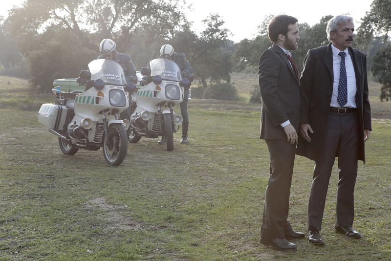 Cuéntame cómo pasó - La Guardia Civil ayuda a Antonio y Carlos