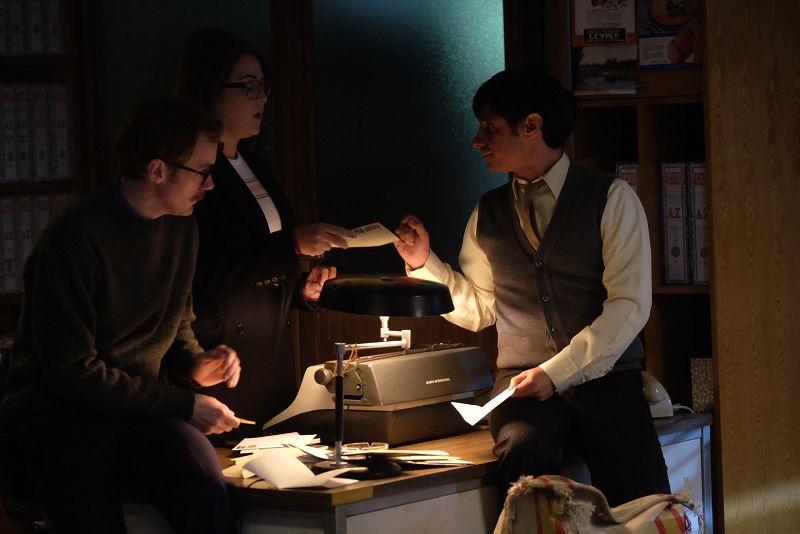 Paloma se despide de Aníbal y Aparicio